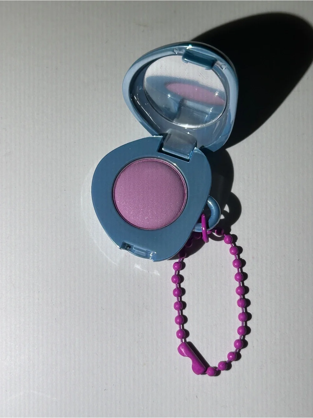 FWEE EYESHADOW KEYRING IN DREAMY BNIB